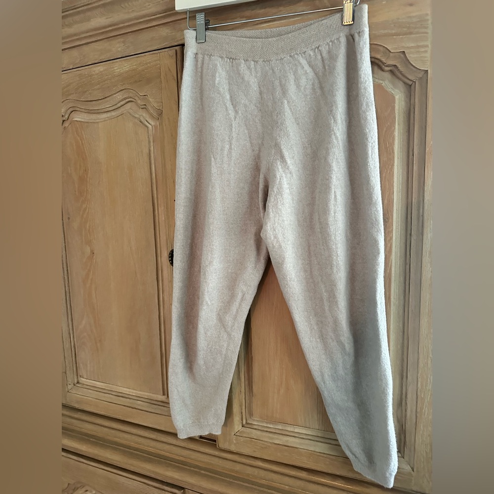 Slightly shrunk babaa wool knit pants